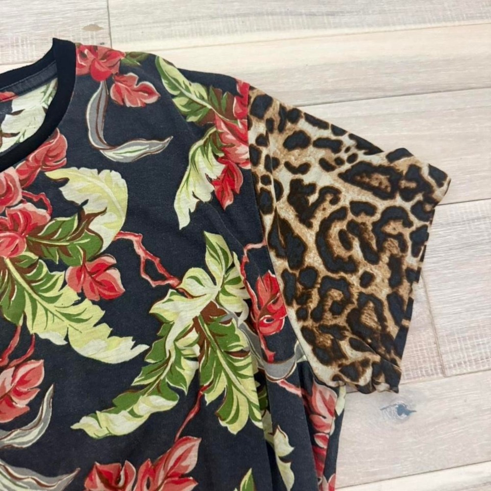 Ralph Lauren multicoloured floral top with leopard print sleeves. Size M - Picture 4 of 8